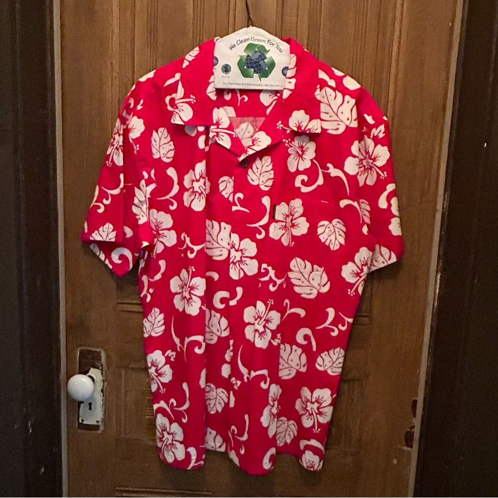 Palm Wave Hawaiian shirt: men’s extra large, red floral hibiscus palm button